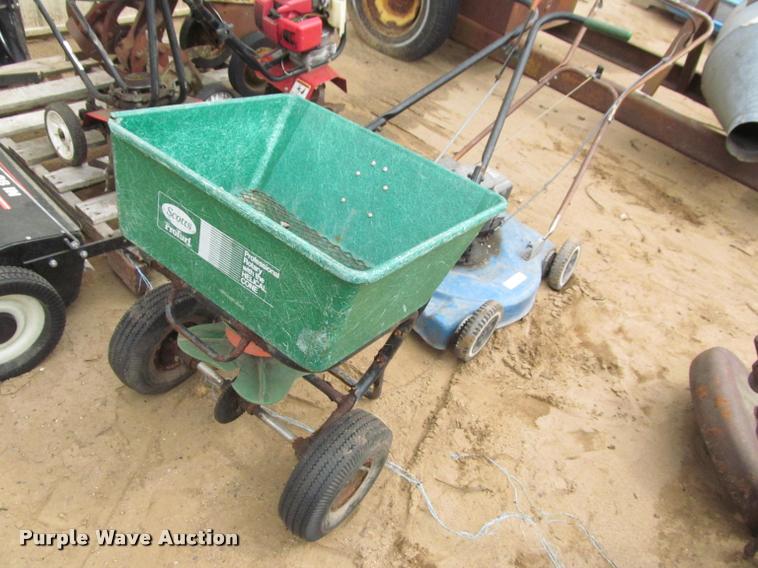 image for item K4862 Lawn and garden equipment