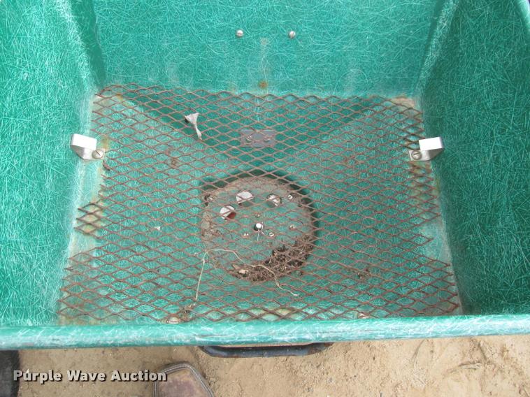 image for item K4862 Lawn and garden equipment