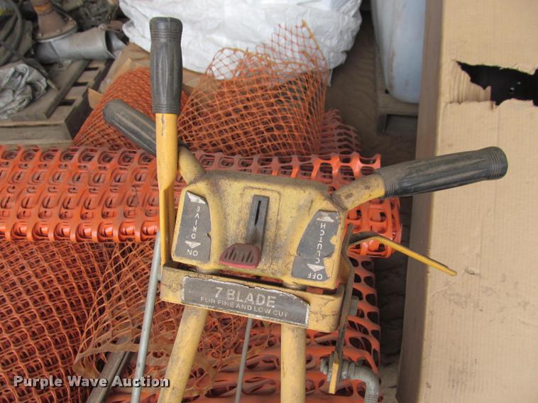 image for item K4862 Lawn and garden equipment