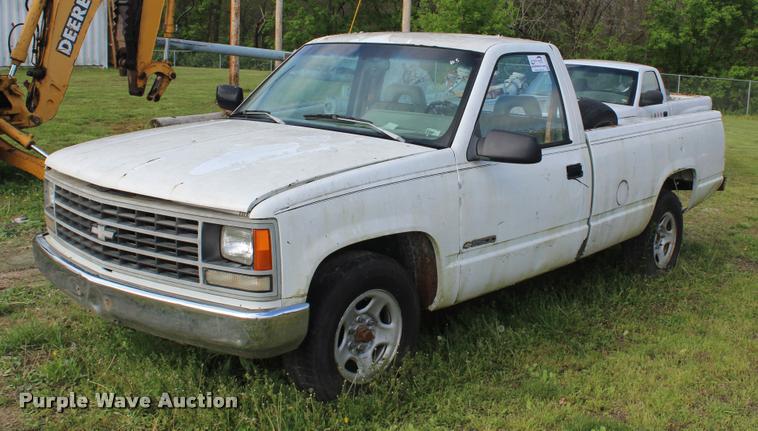 image for item K5802 1992 Chevrolet 2500 pickup truck