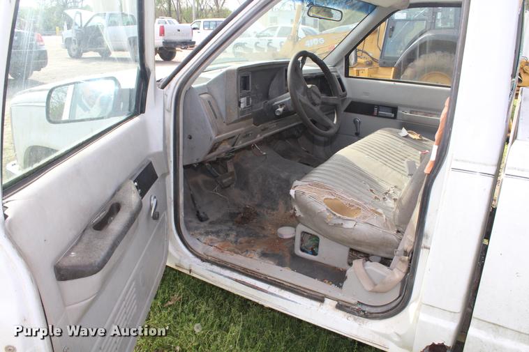 image for item K5802 1992 Chevrolet 2500 pickup truck