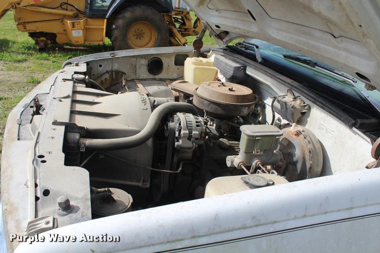 image for item K5802 1992 Chevrolet 2500 pickup truck