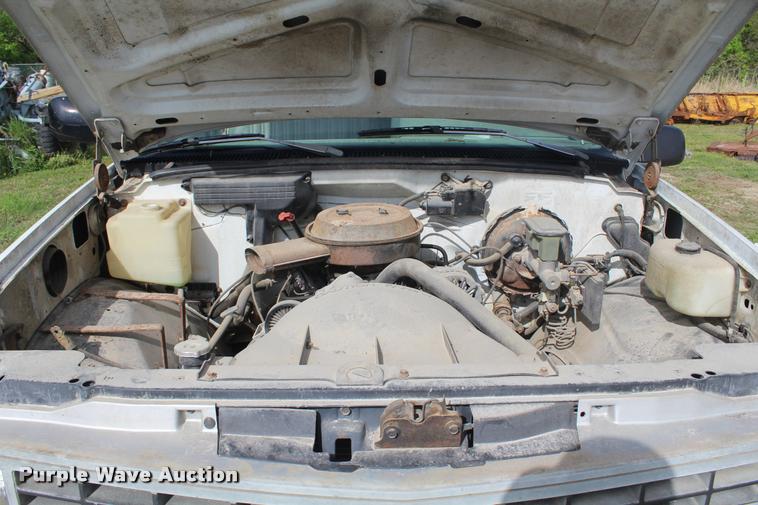 image for item K5802 1992 Chevrolet 2500 pickup truck