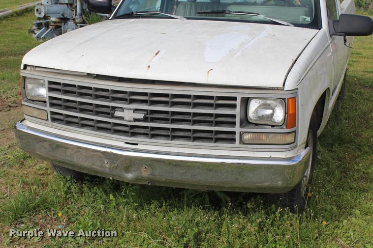 image for item K5802 1992 Chevrolet 2500 pickup truck