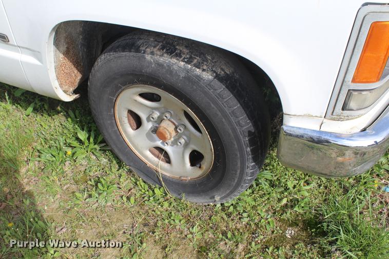 image for item K5802 1992 Chevrolet 2500 pickup truck