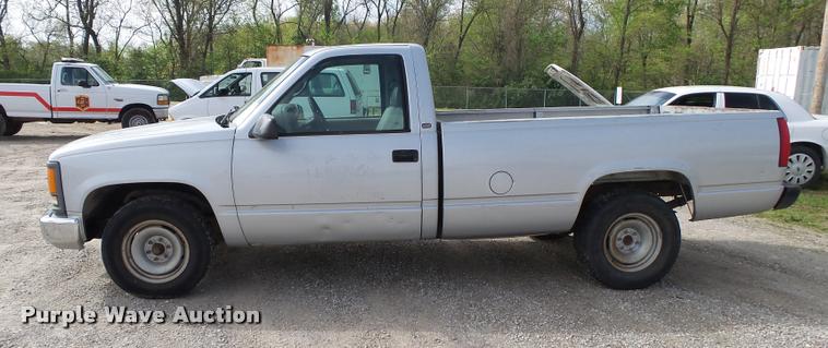 image for item K5804 1997 Chevrolet Cheyenne 2500 pickup truck