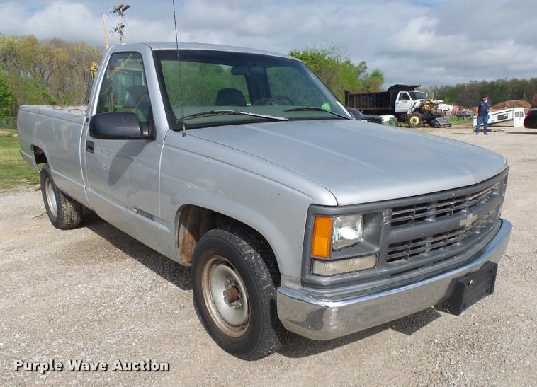 image for item K5804 1997 Chevrolet Cheyenne 2500 pickup truck