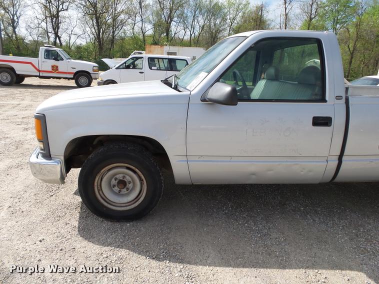 image for item K5804 1997 Chevrolet Cheyenne 2500 pickup truck