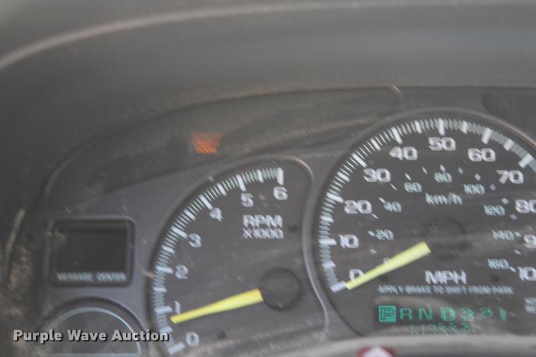 image for item K5808 2001 Chevrolet Silverado 1500 pickup truck