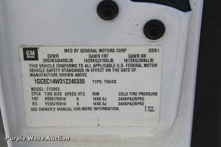 image for item K5808 2001 Chevrolet Silverado 1500 pickup truck