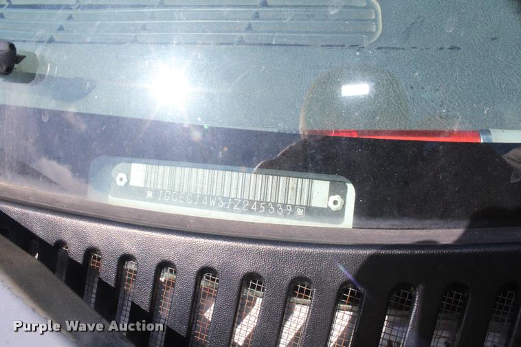 image for item K5808 2001 Chevrolet Silverado 1500 pickup truck