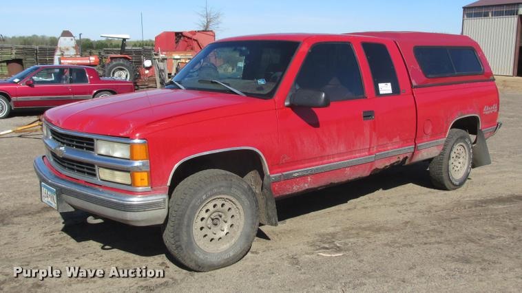 image for item K6128 1998 Chevrolet 1500 Ext. Cab pickup truck