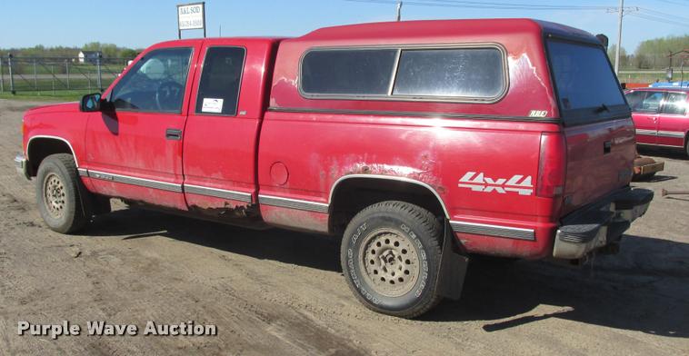 image for item K6128 1998 Chevrolet 1500 Ext. Cab pickup truck