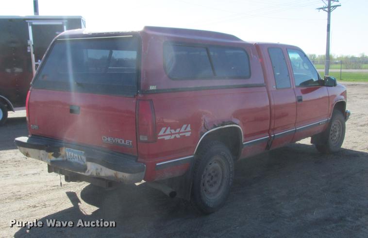 image for item K6128 1998 Chevrolet 1500 Ext. Cab pickup truck