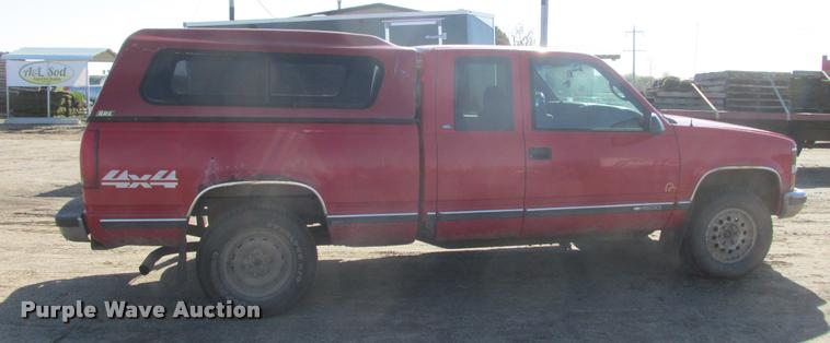 image for item K6128 1998 Chevrolet 1500 Ext. Cab pickup truck