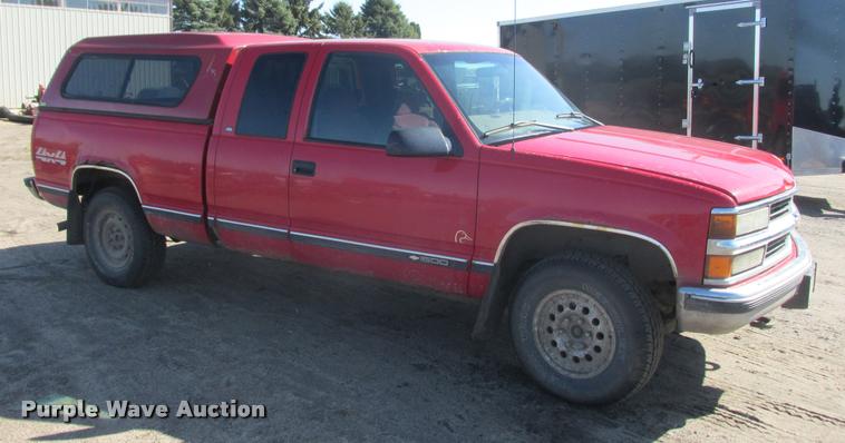 image for item K6128 1998 Chevrolet 1500 Ext. Cab pickup truck