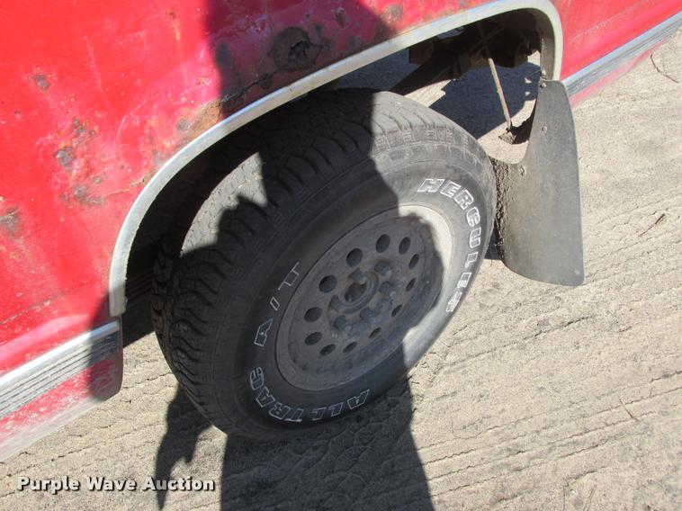 image for item K6128 1998 Chevrolet 1500 Ext. Cab pickup truck