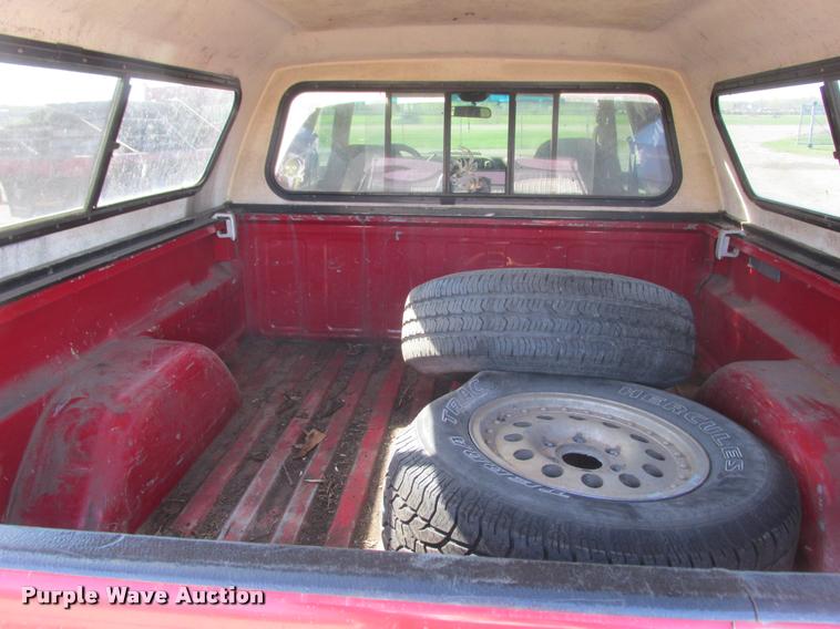 image for item K6128 1998 Chevrolet 1500 Ext. Cab pickup truck