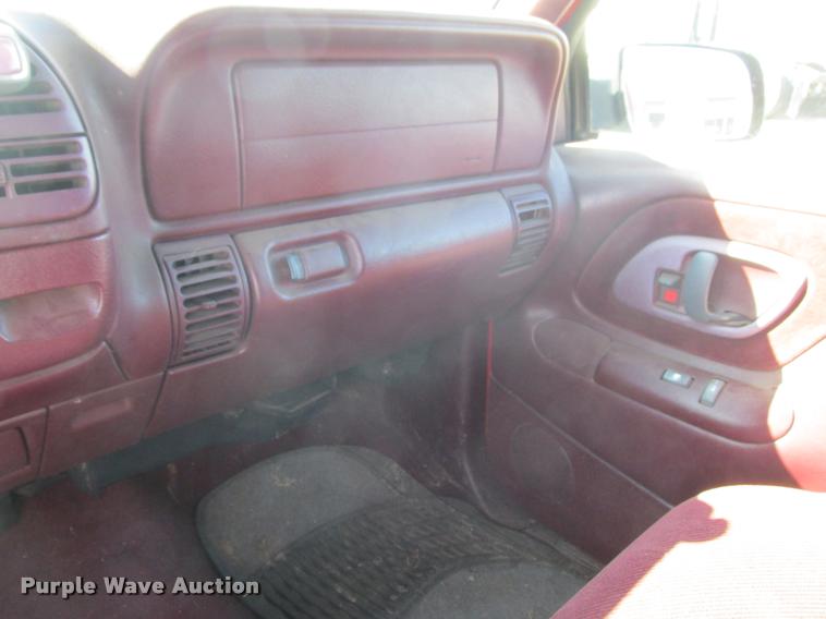 image for item K6128 1998 Chevrolet 1500 Ext. Cab pickup truck