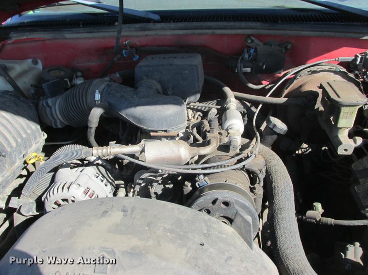 image for item K6128 1998 Chevrolet 1500 Ext. Cab pickup truck