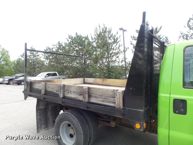 image for item K7660 2001 Ford F350 Super Duty XL flatbed pickup truck