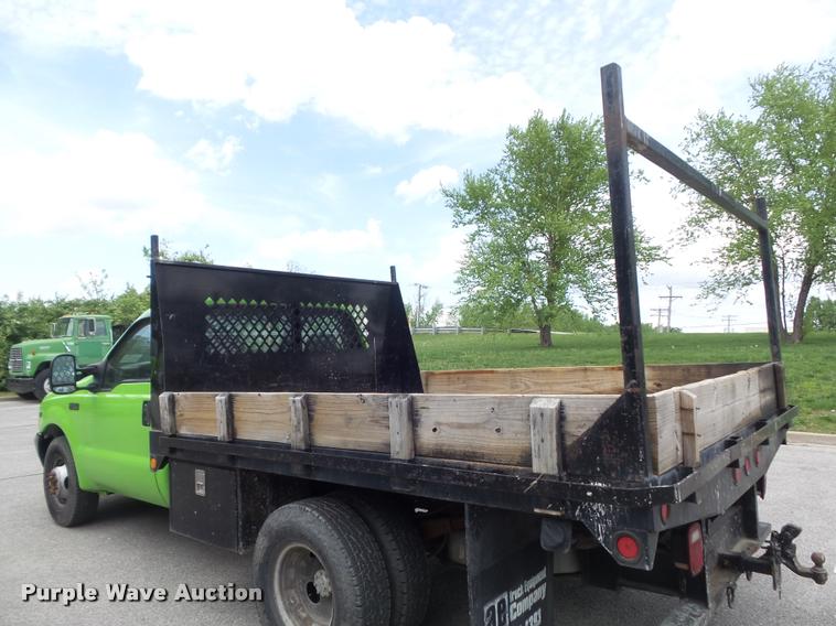 image for item K7660 2001 Ford F350 Super Duty XL flatbed pickup truck