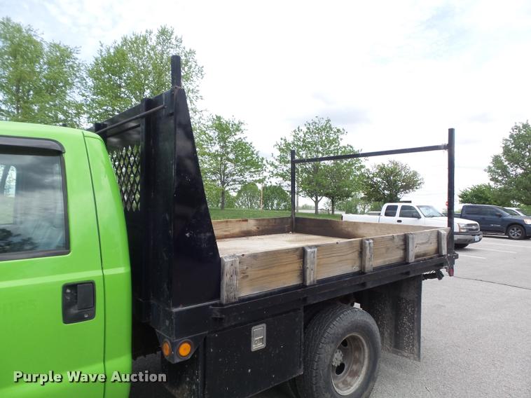 image for item K7660 2001 Ford F350 Super Duty XL flatbed pickup truck