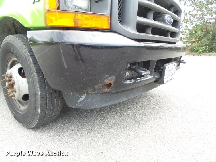 image for item K7660 2001 Ford F350 Super Duty XL flatbed pickup truck