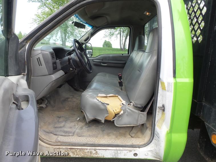 image for item K7660 2001 Ford F350 Super Duty XL flatbed pickup truck