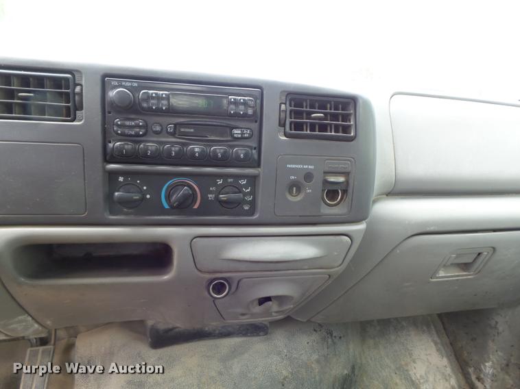 image for item K7660 2001 Ford F350 Super Duty XL flatbed pickup truck