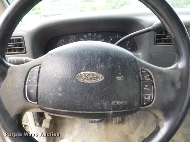 image for item K7660 2001 Ford F350 Super Duty XL flatbed pickup truck