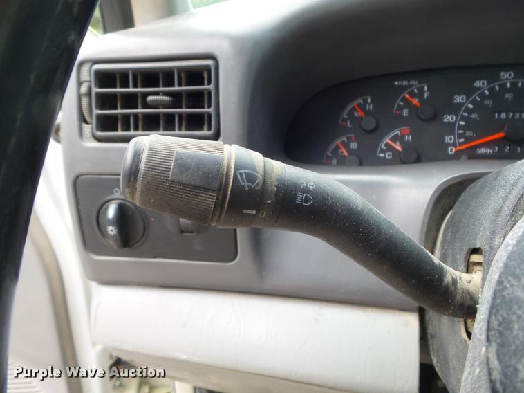 image for item K7660 2001 Ford F350 Super Duty XL flatbed pickup truck