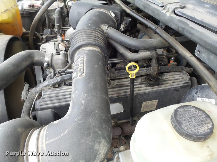 image for item K7660 2001 Ford F350 Super Duty XL flatbed pickup truck