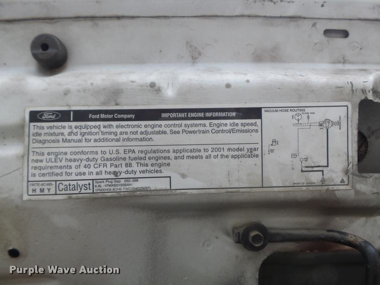 image for item K7660 2001 Ford F350 Super Duty XL flatbed pickup truck