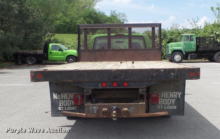 image for item K7661 1997 Ford F350 XL flatbed pickup truck