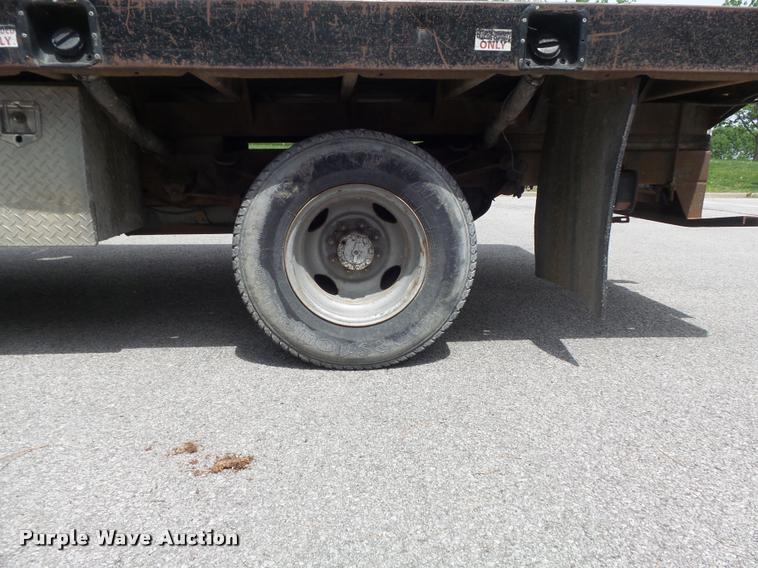 image for item K7661 1997 Ford F350 XL flatbed pickup truck