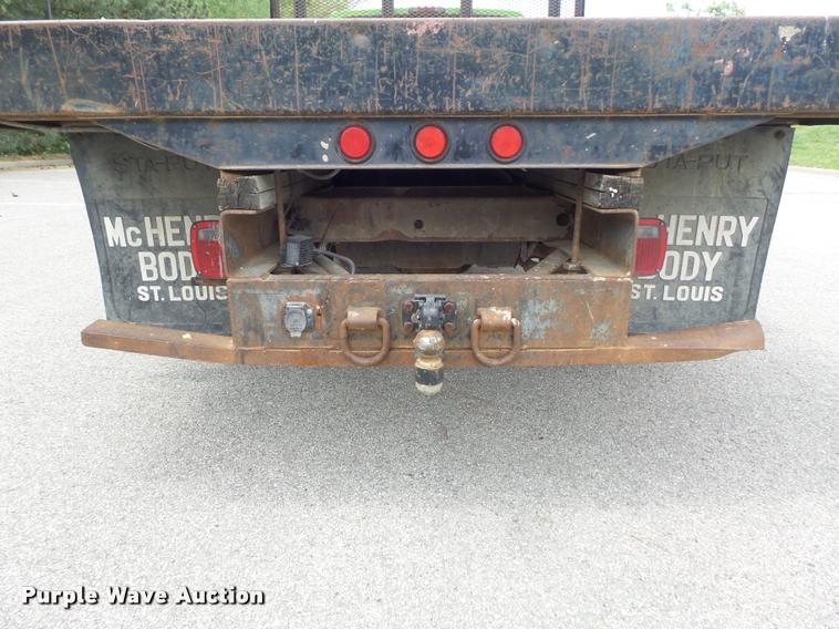 image for item K7661 1997 Ford F350 XL flatbed pickup truck