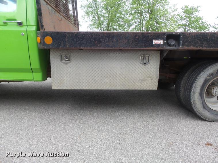 image for item K7661 1997 Ford F350 XL flatbed pickup truck