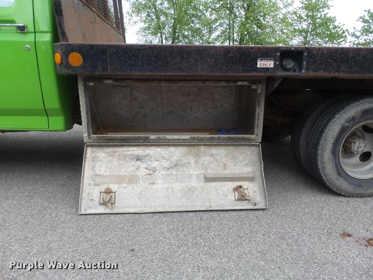 image for item K7661 1997 Ford F350 XL flatbed pickup truck