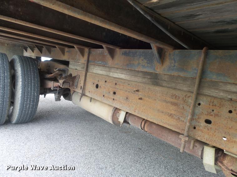 image for item K7661 1997 Ford F350 XL flatbed pickup truck