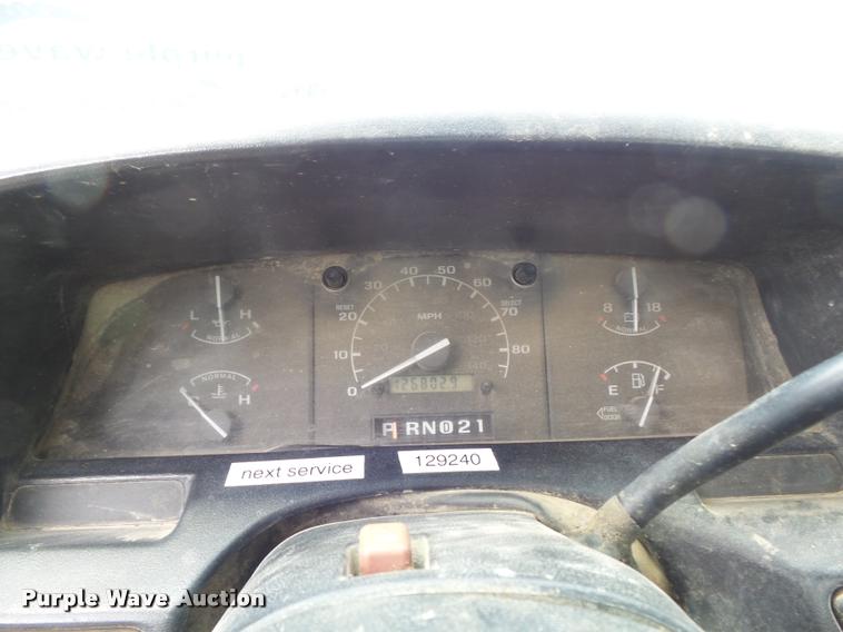 image for item K7661 1997 Ford F350 XL flatbed pickup truck