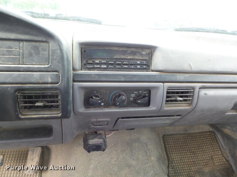 image for item K7661 1997 Ford F350 XL flatbed pickup truck