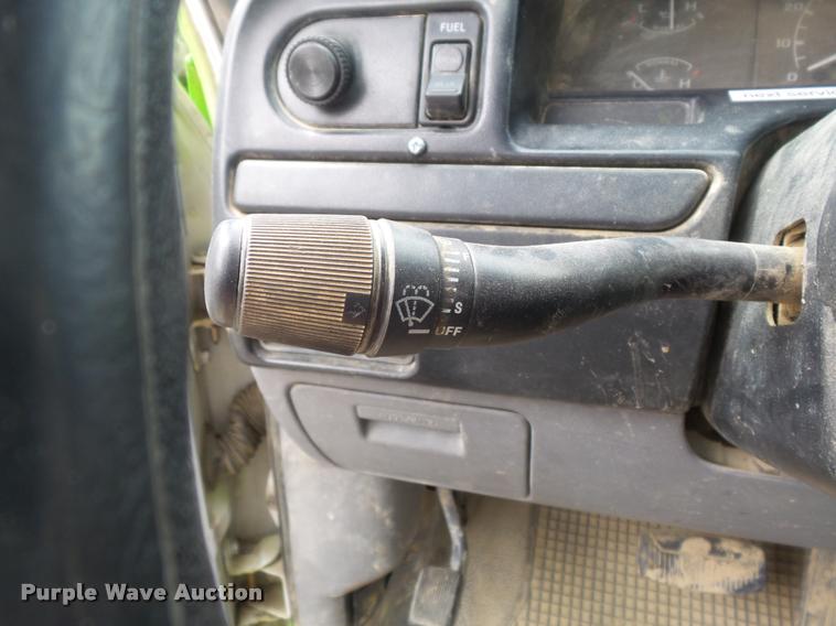 image for item K7661 1997 Ford F350 XL flatbed pickup truck