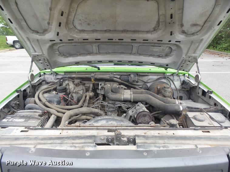 image for item K7661 1997 Ford F350 XL flatbed pickup truck