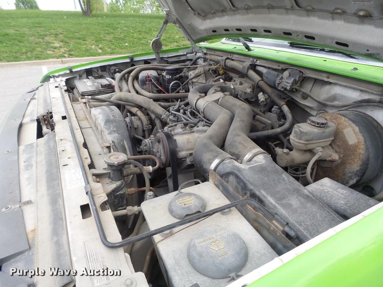 image for item K7661 1997 Ford F350 XL flatbed pickup truck