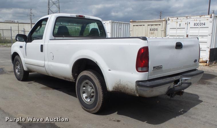 image for item K7662 2003 Ford F250 Super Duty pickup truck