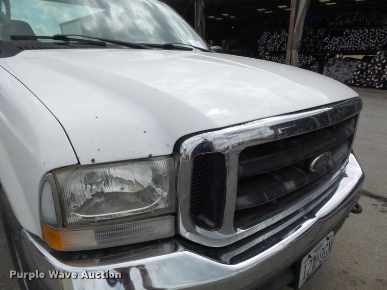 image for item K7662 2003 Ford F250 Super Duty pickup truck