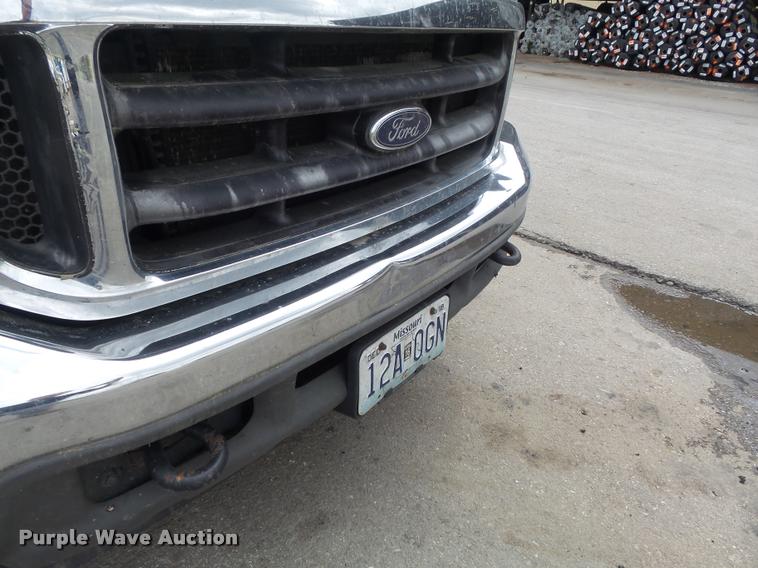 image for item K7662 2003 Ford F250 Super Duty pickup truck
