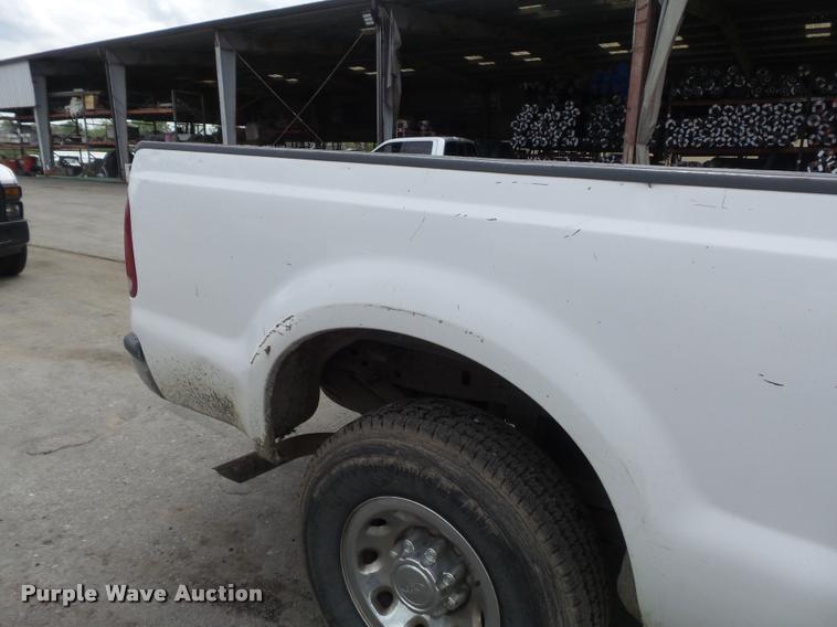 image for item K7662 2003 Ford F250 Super Duty pickup truck