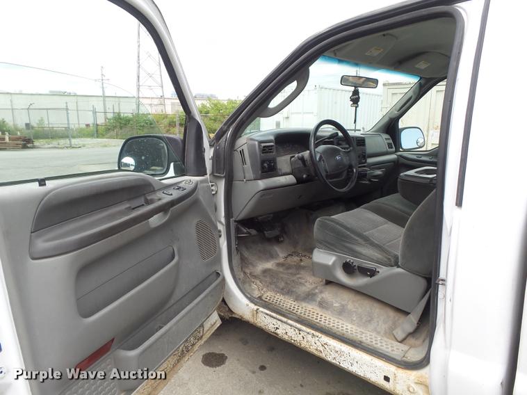 image for item K7662 2003 Ford F250 Super Duty pickup truck